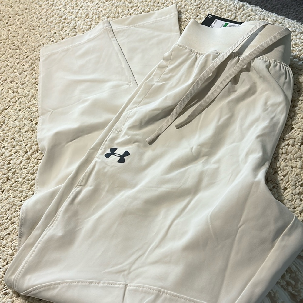 Men’s NWT Under Armour LG joggers